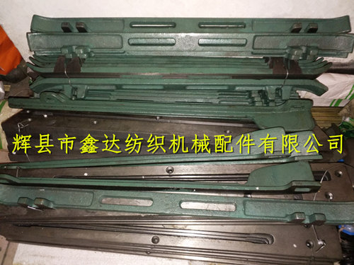 織布機(jī)梭箱蓋板3305、擋板3306、底板3307